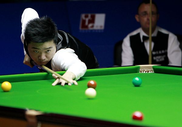 阿门称撞伤巴特勒纯属无意！想故意弄伤人很难 追梦承认曾试图阻拦阿门